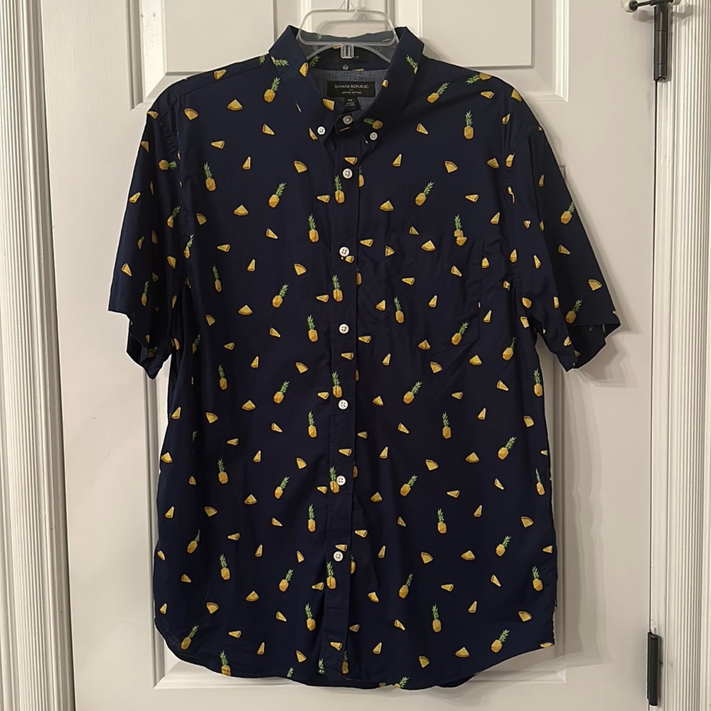 Banana Republic pineapples shirt